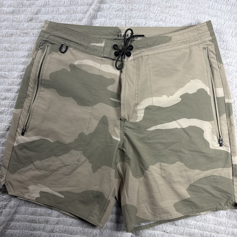 Roark Layover Trail Shorts Camo Mens 32 Green Lightweight Hybrid NWOT
